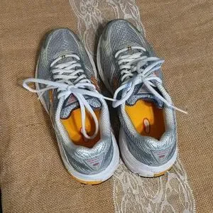 Brooks defyance 8 silver cheap